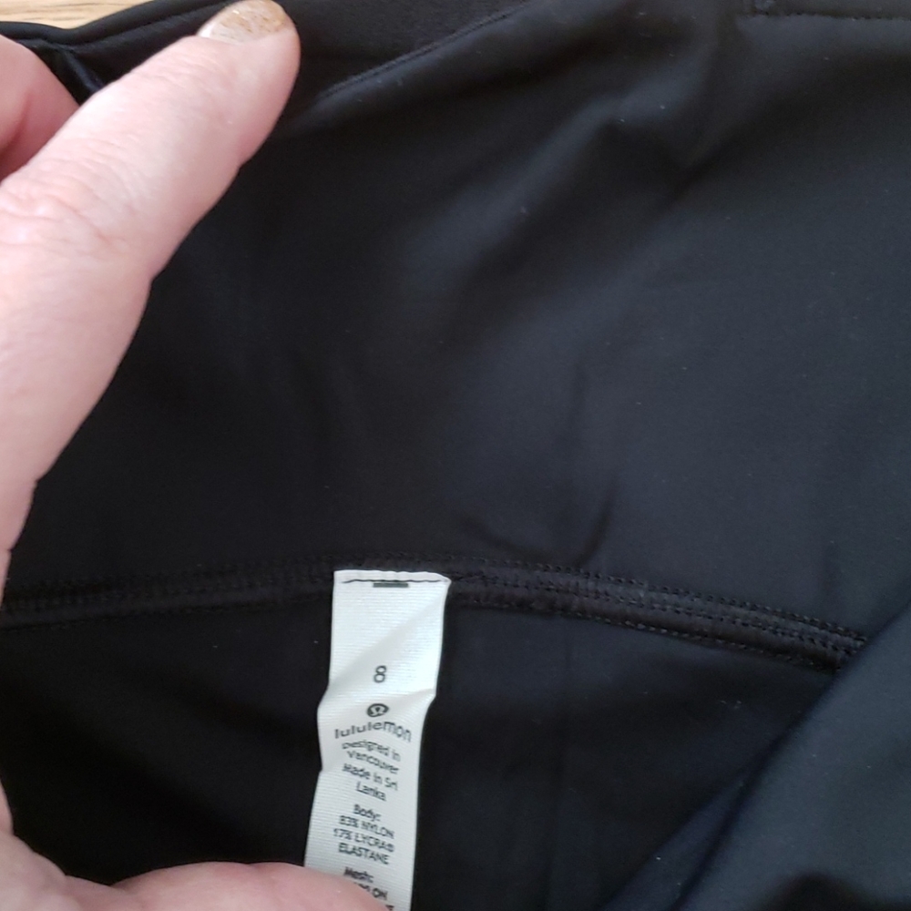 Lululemon High Rise Short size 8 - Picture 4 of 6